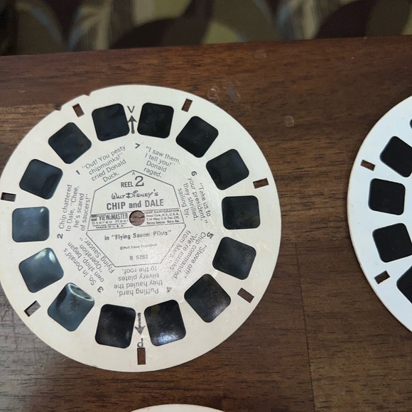 Vintage Red Viewmaster GAF View-Master Viewer Toy Orange Handle with 13 reels - Picture 9 of 10